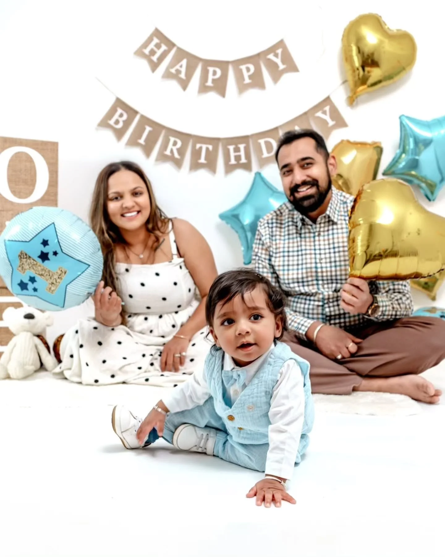🎉✨ Birthday Studio Sessions are Here! ✨🎉

Celebrating a little one&rsquo;s milestone? My Birthday Studio Sessions offer the perfect blend of family portraits and a fun, joyful cake smash experience &mdash; all in one beautifully styled setup. 💛

T