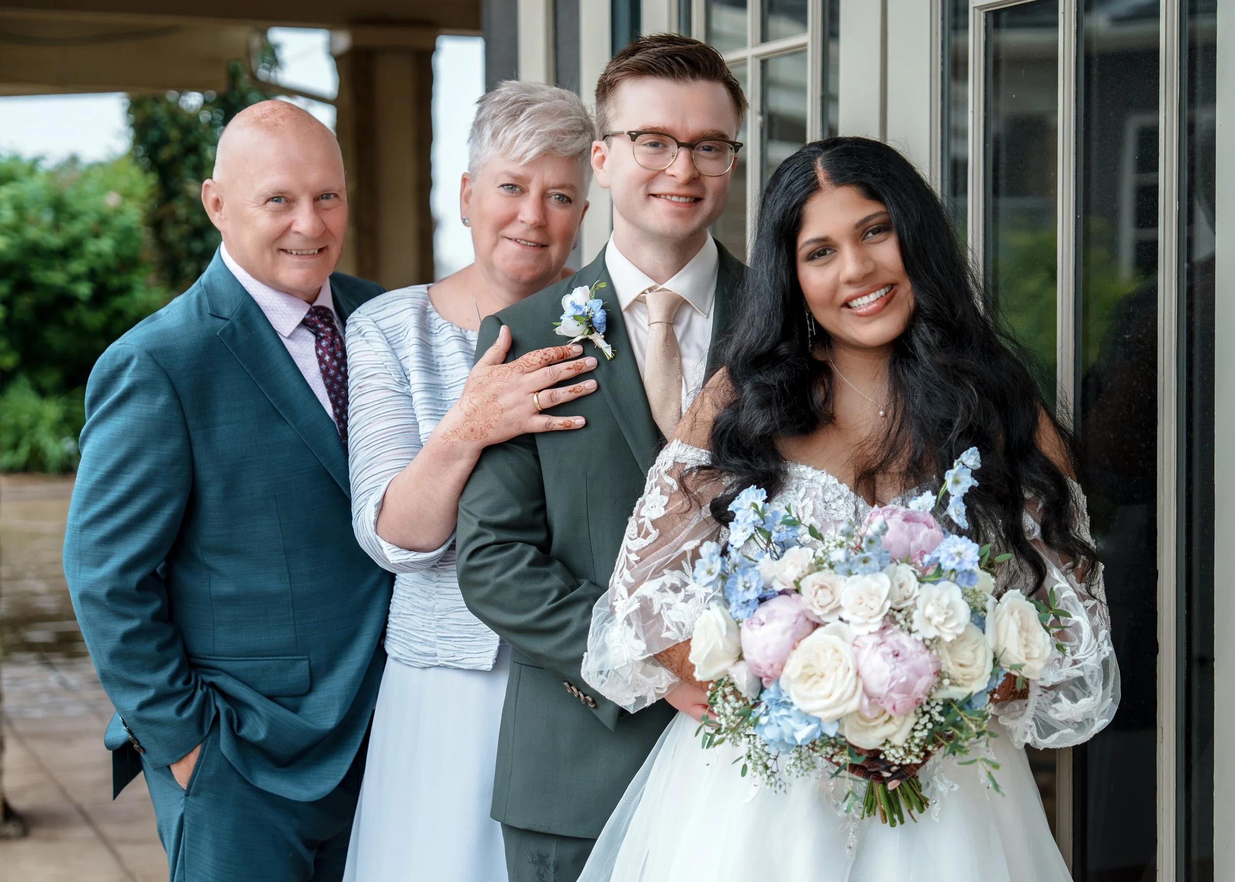 family and wedding party photos (17).jpg