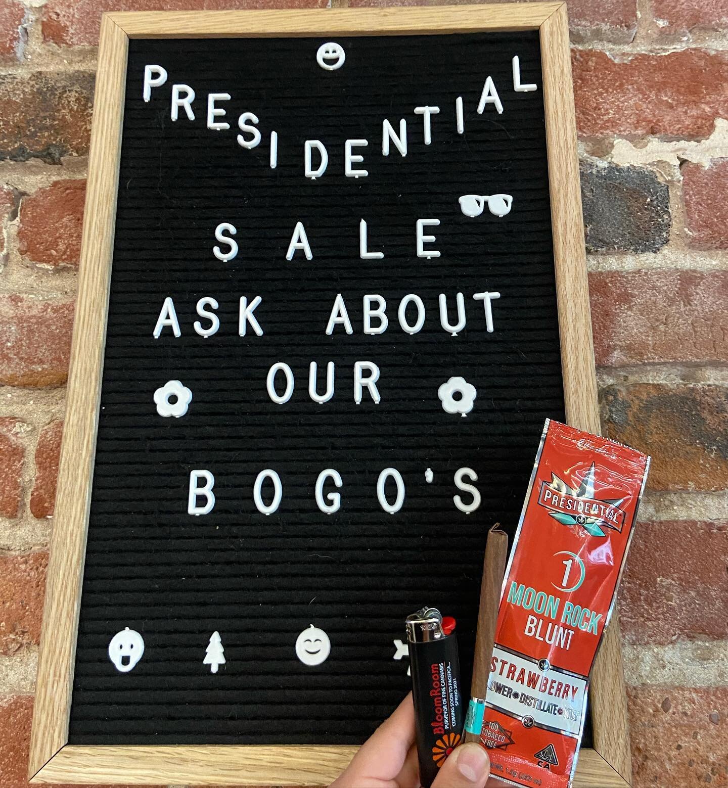 TGIF! Before the weekend starts come check out what we have in stock for our Presidential Blunts at both locations! A nice relaxed start to the weekend never hurt nobody! 🍁 #weekendvibes #hempwrap #bloomroomdispensaries