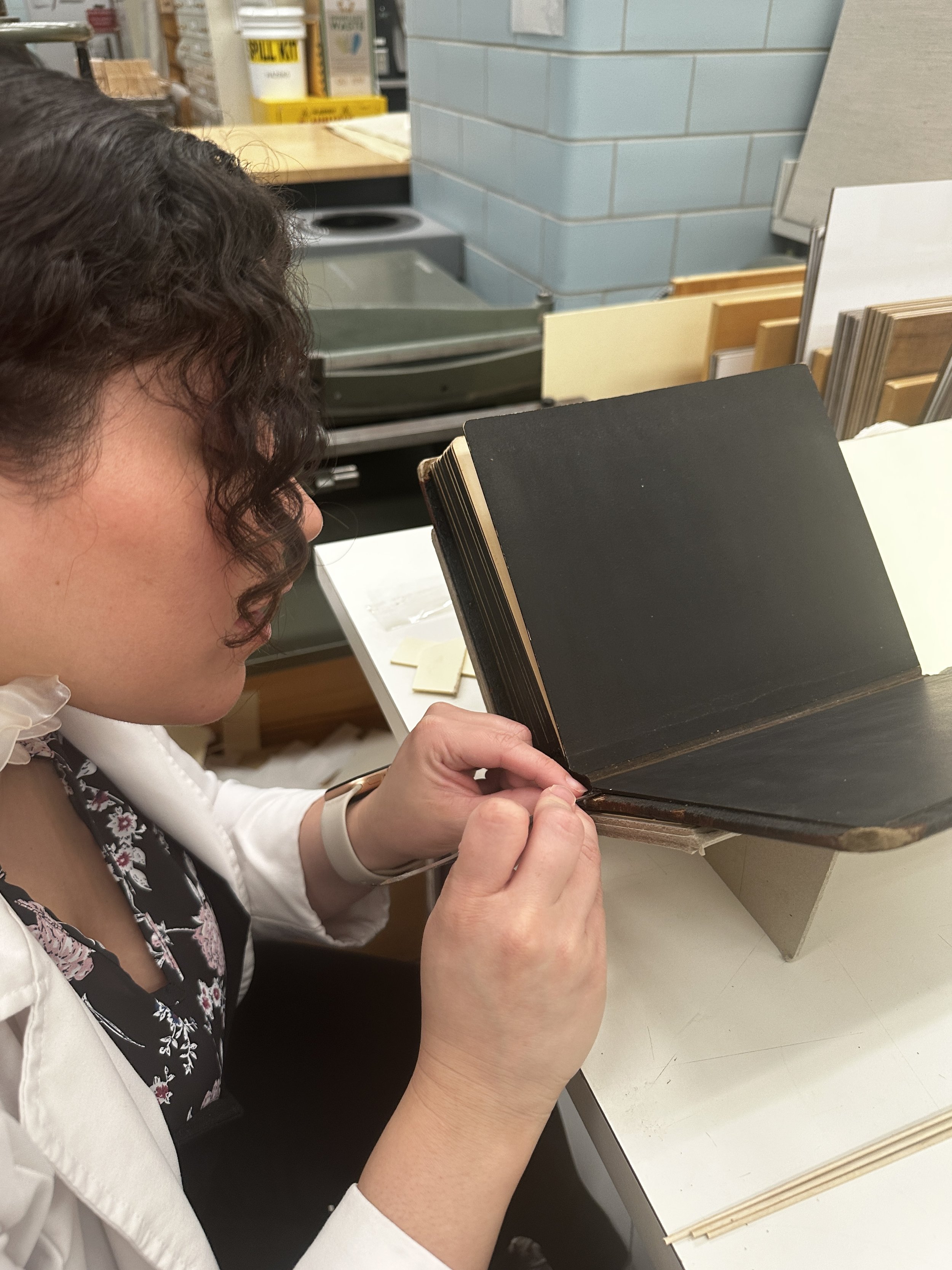 (DT) Turning in leather sides