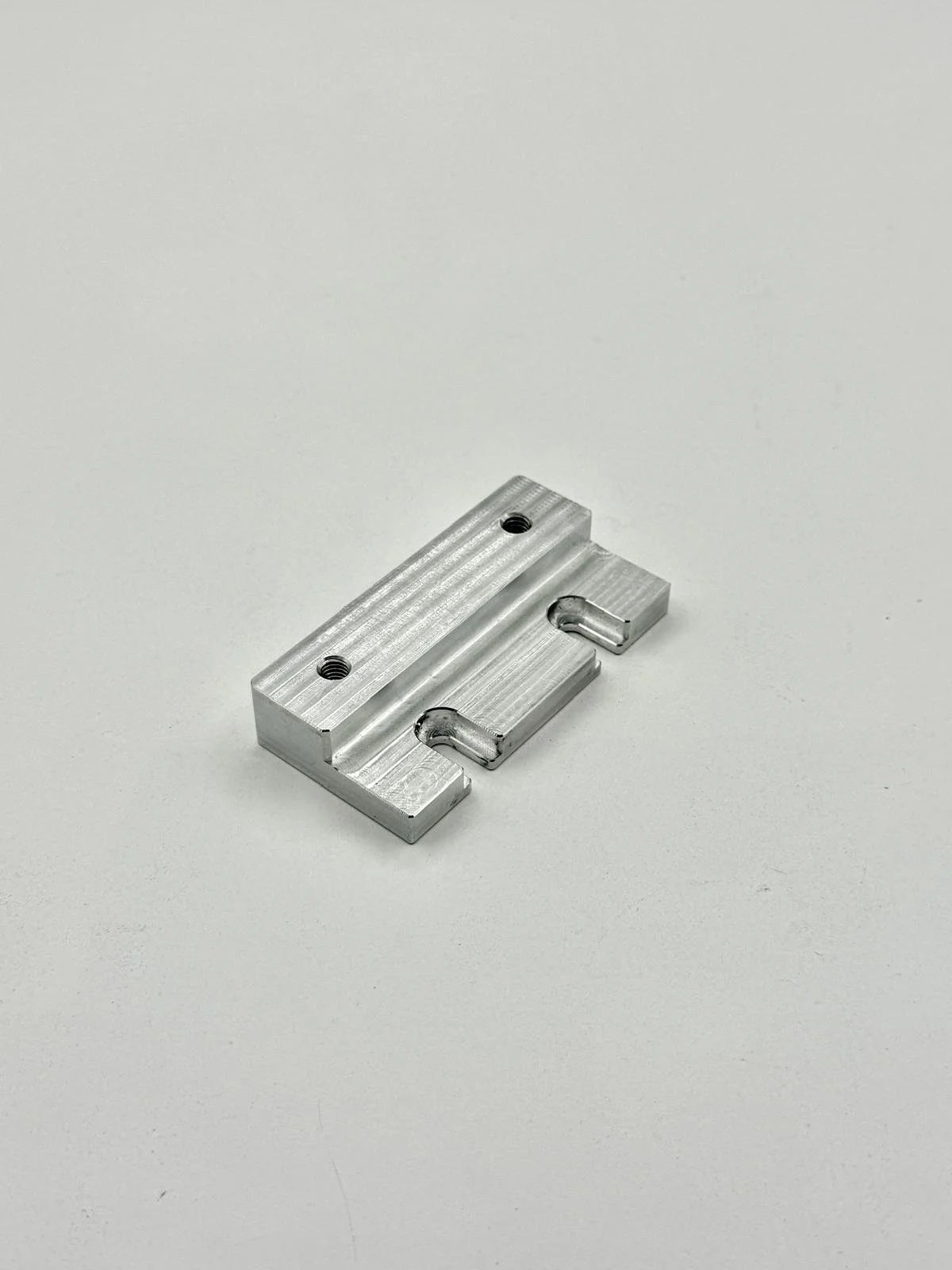 stoneycnc-pr-studios-model8-milling-aluinium-10.jpg
