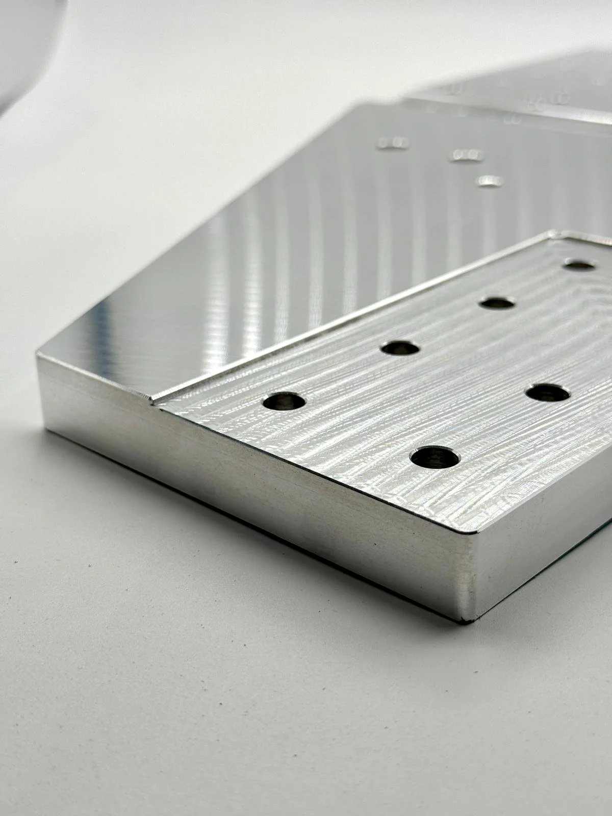 stoneycnc-pr-studios-model8-milling-aluinium-35.jpg