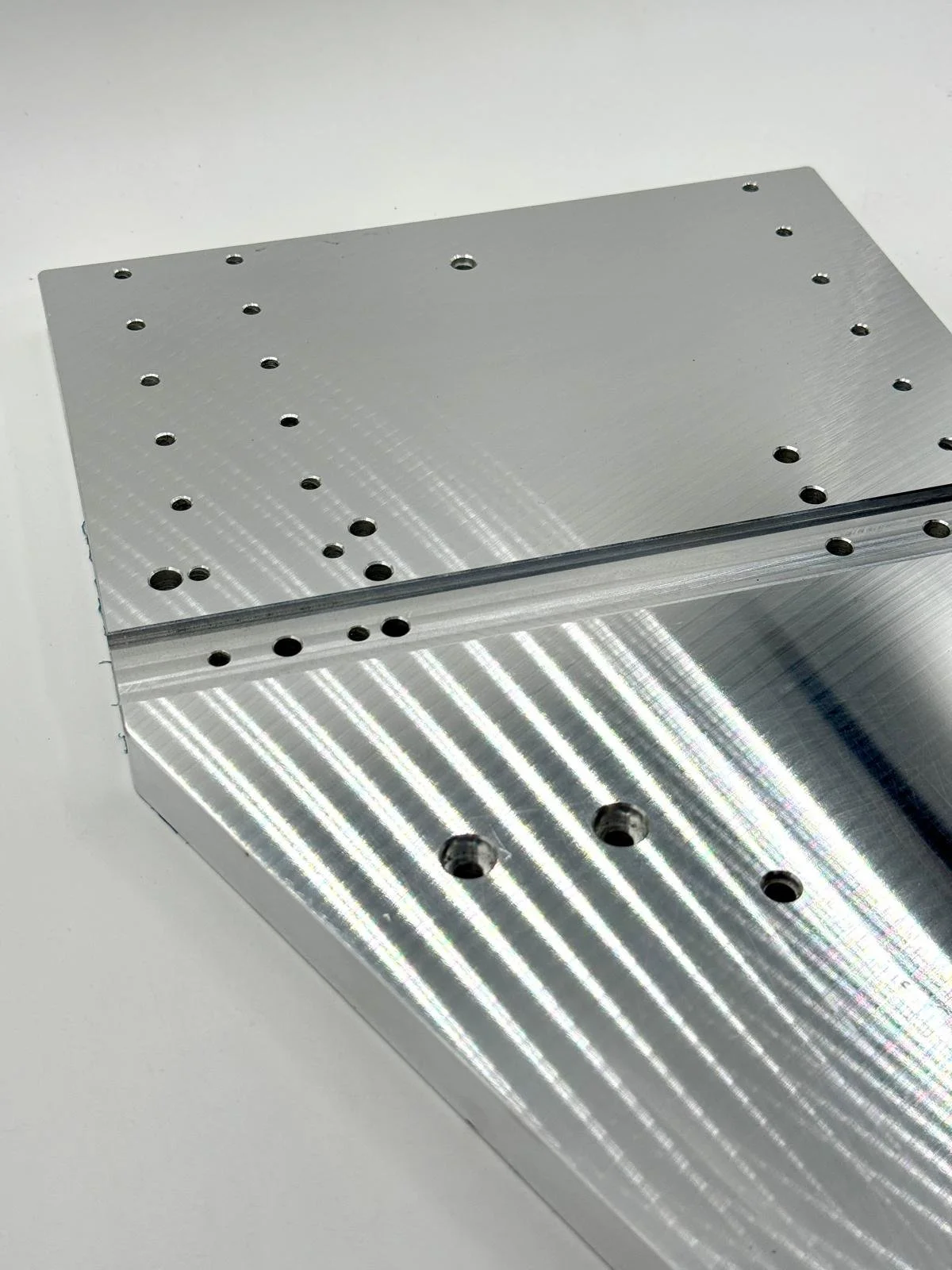 stoneycnc-pr-studios-model8-milling-aluinium-36.jpg