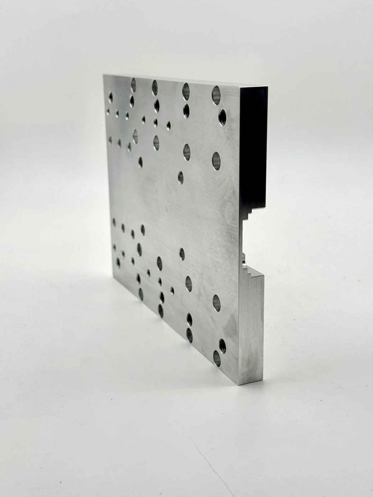 stoneycnc-pr-studios-model8-milling-aluinium-39.jpg