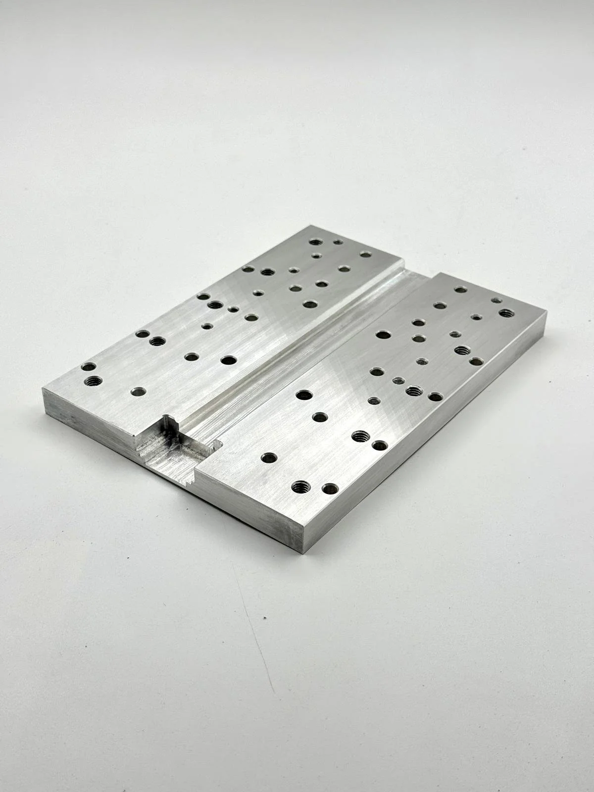stoneycnc-pr-studios-model8-milling-aluinium-41.jpg