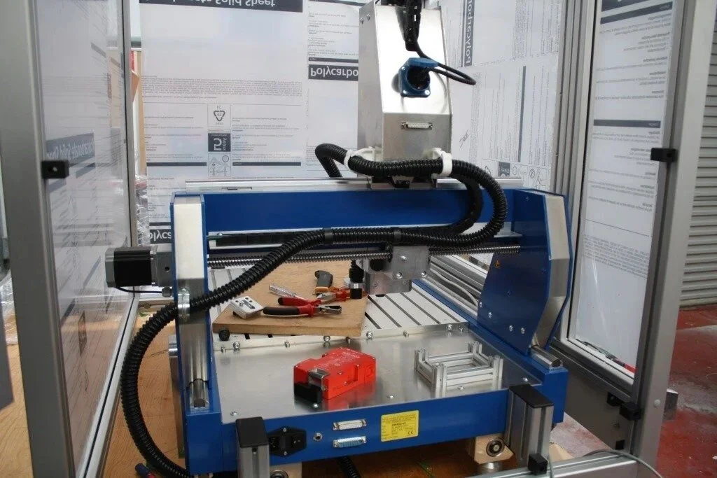 jbec-professional-cnc-router-604012-with-enclosure-8.jpg