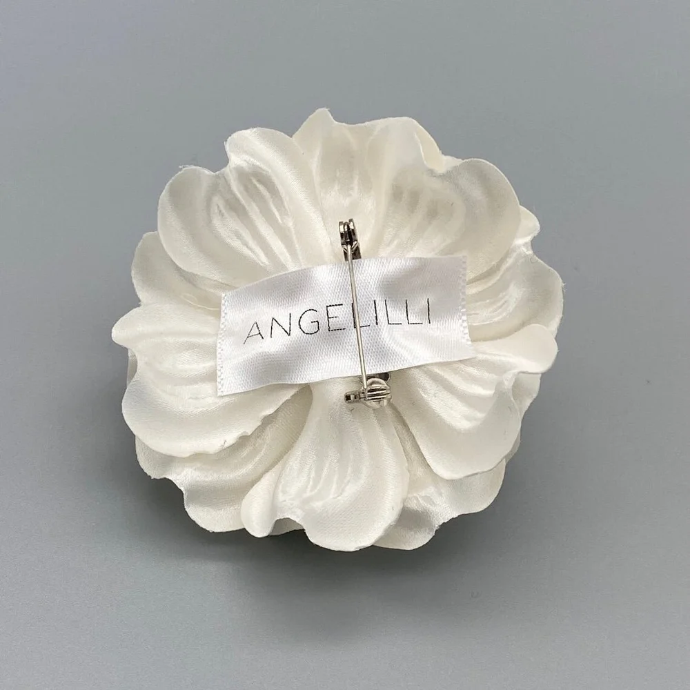 Ivory Satin Fabric Flower Brooch — Angelilli display picture 1