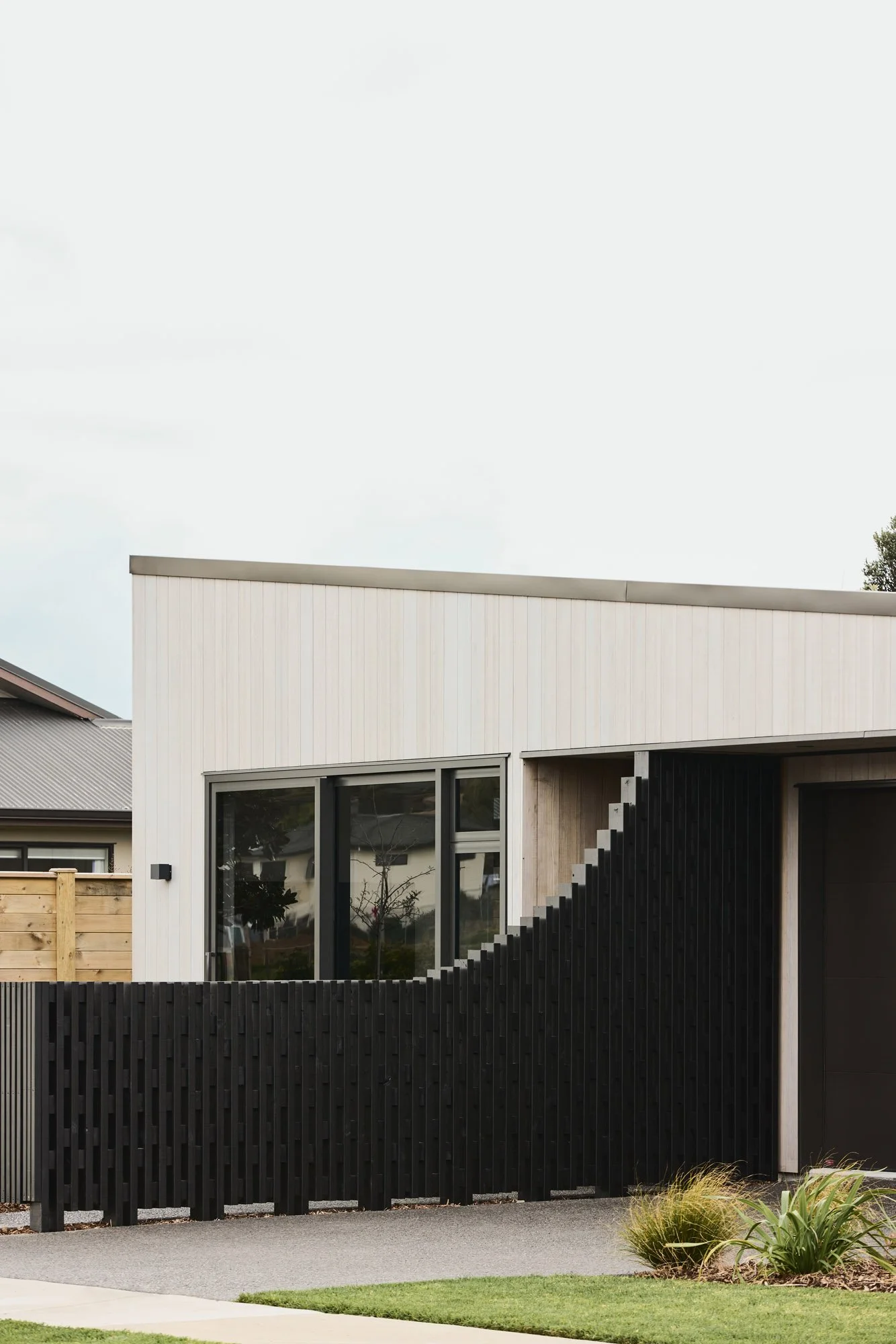 Studio Brick Architects
Waihi Beach House entry screen
