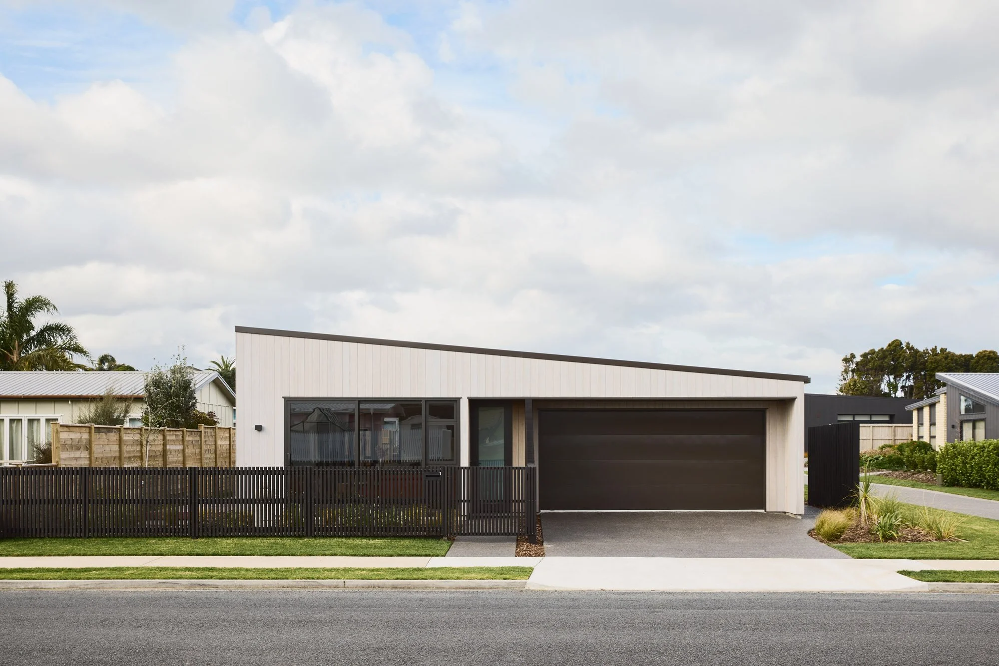 Studio Brick Architects
Waihi Beach House road elevation