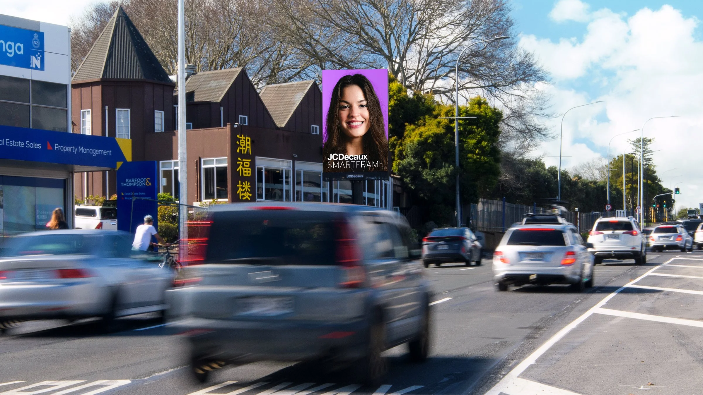 JCDecaux switches on 50th SMARTFRAME