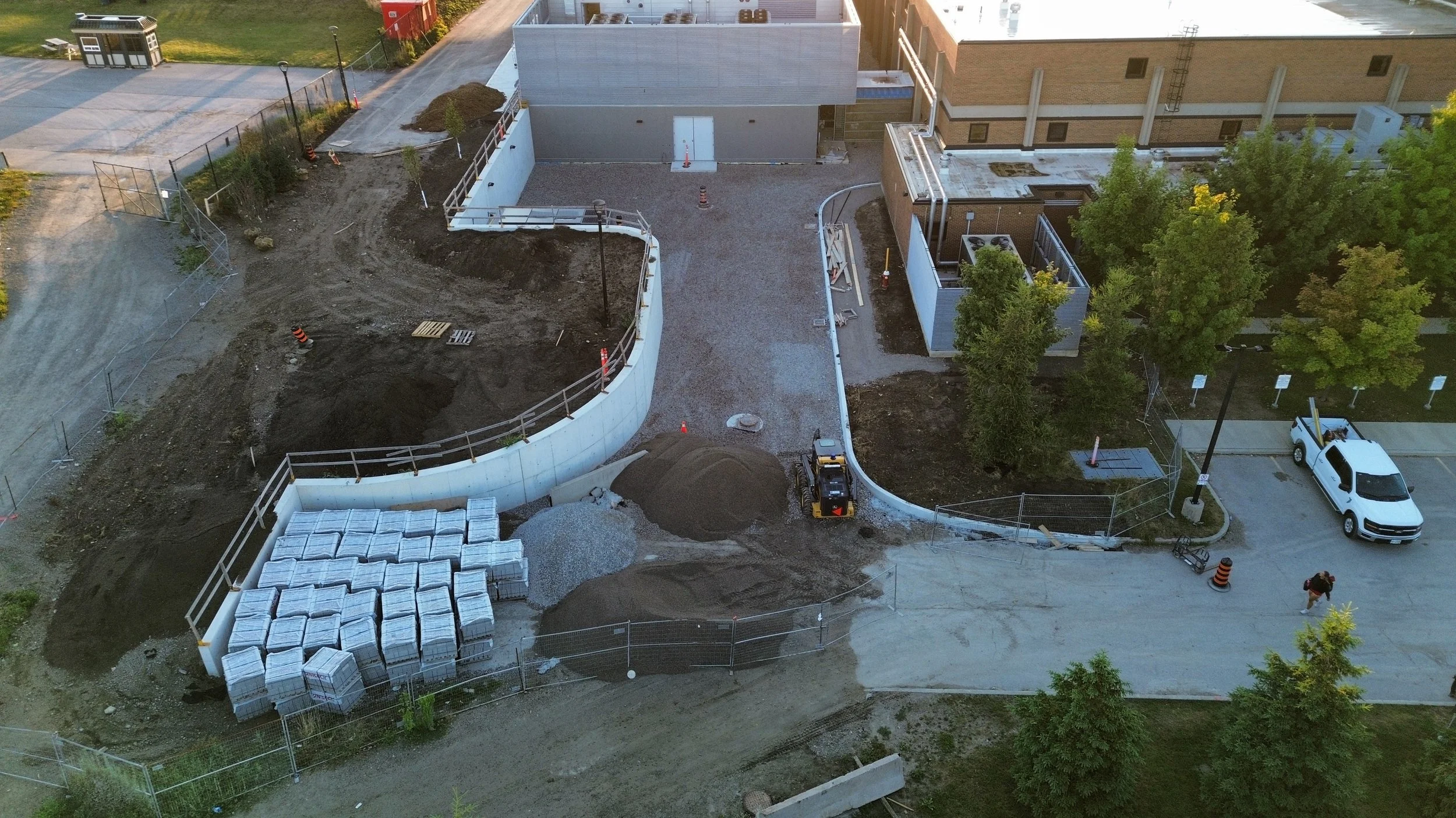 dji_fly_20250821_191232_678_1755899796175_photo_optimized.jpeg