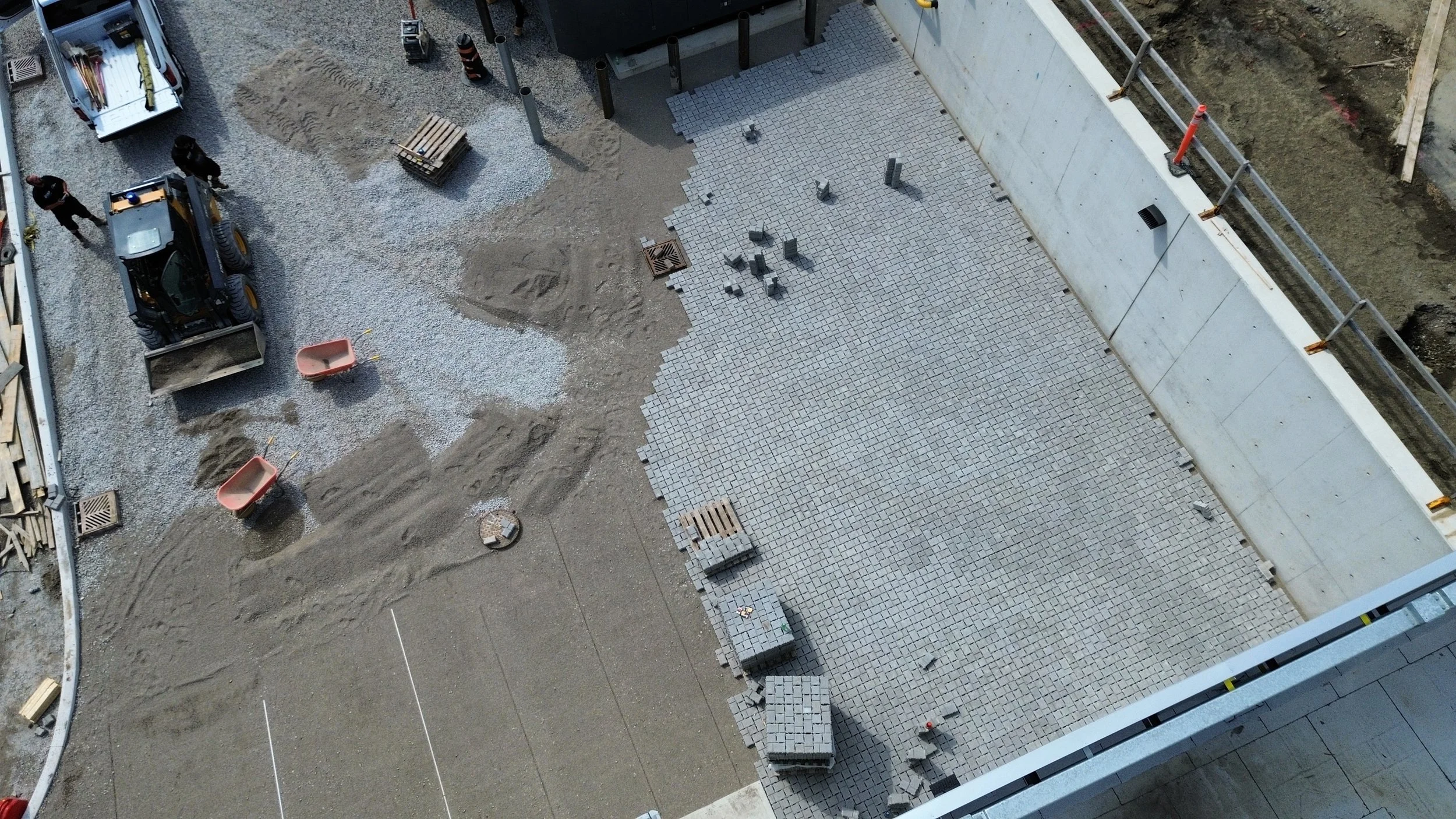 dji_fly_20250823_031956_691_1755899639200_photo_optimized.jpeg