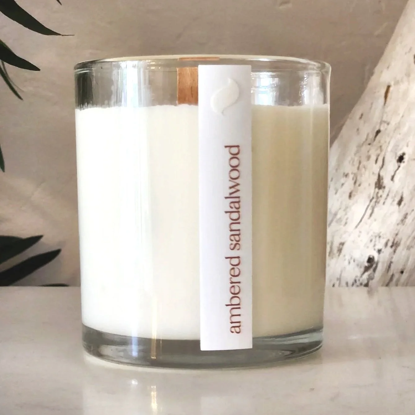 Ambered Sandalwood candle with wood-wick & wooden lid 200g