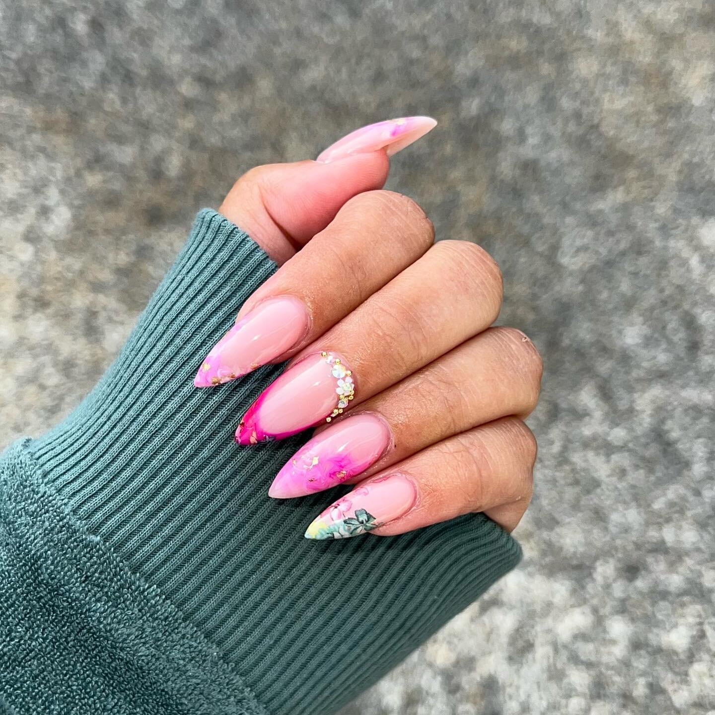 Nails by @ashleymarie.artistry @ashleymarie.nails 🤩
&bull;
Book your set today! 🥰
&bull;
#nail #ctnailtech #ctnails #ctnailsalon #ctnailartist #ctnailtechnician #ctnailstech #ctnailsalons #connecticutnails #connecticutnailartist #connecticutnailart