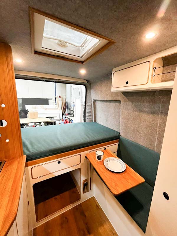 Lotte: Außen Secret - Innen Camper, individuell ausgebautes Wohnmobil in  Leipzig mieten