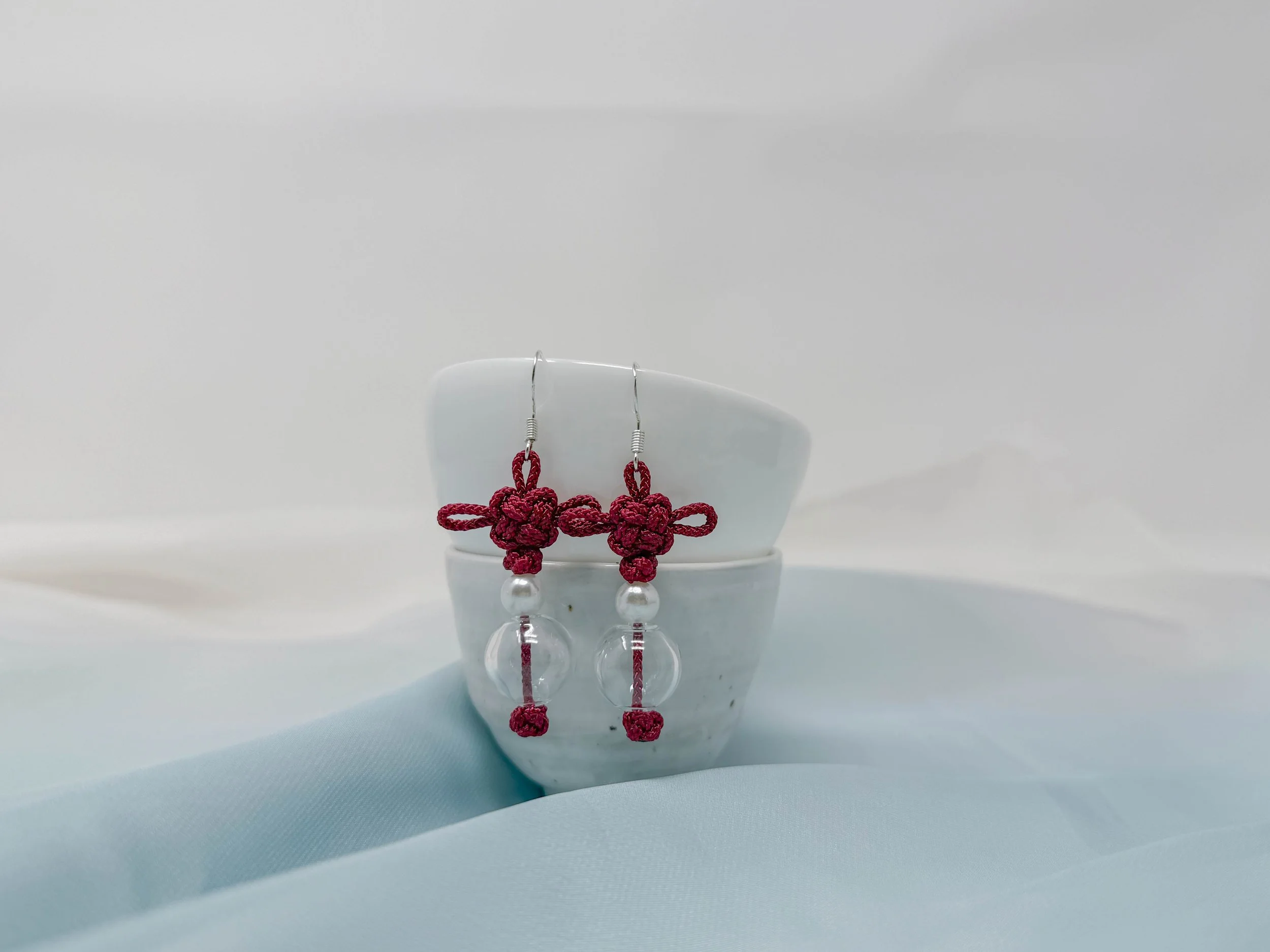 可 Ke earrings · Red