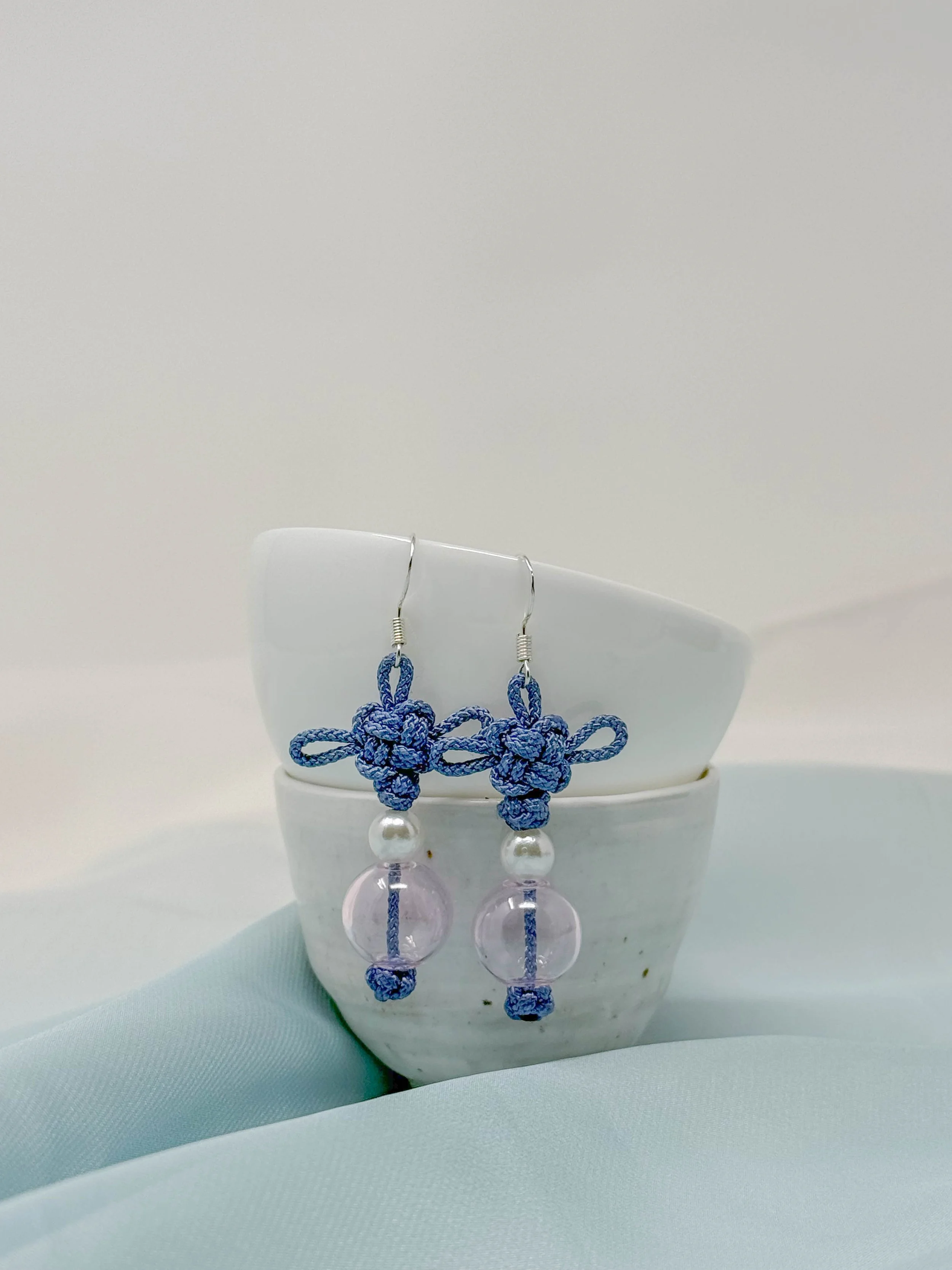 可 Ke earrings · Blue