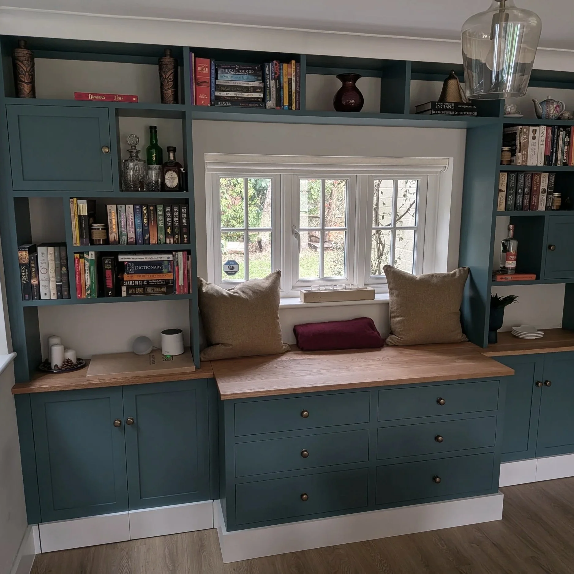 Bespoke Desks, Bookshelves and Storage