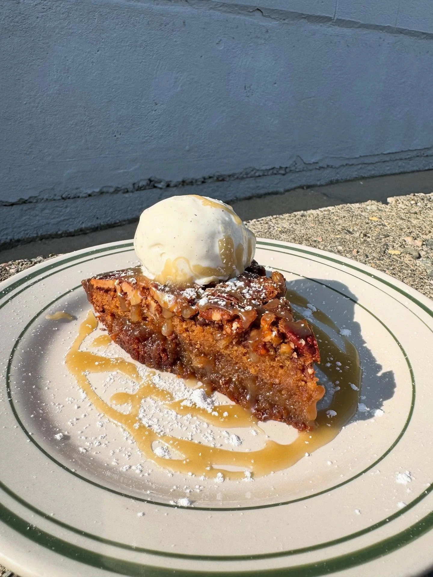 Eating your dessert or drinking it? We&rsquo;ve got both. Pecan pie, espresso martinis, affogatos&hellip; pick your poison or call it girl dinner.🧞&zwj;♂️ 

Dinner every Thursday&mdash;Saturday 2pm-10pm!
#martinigenie #girldinner
