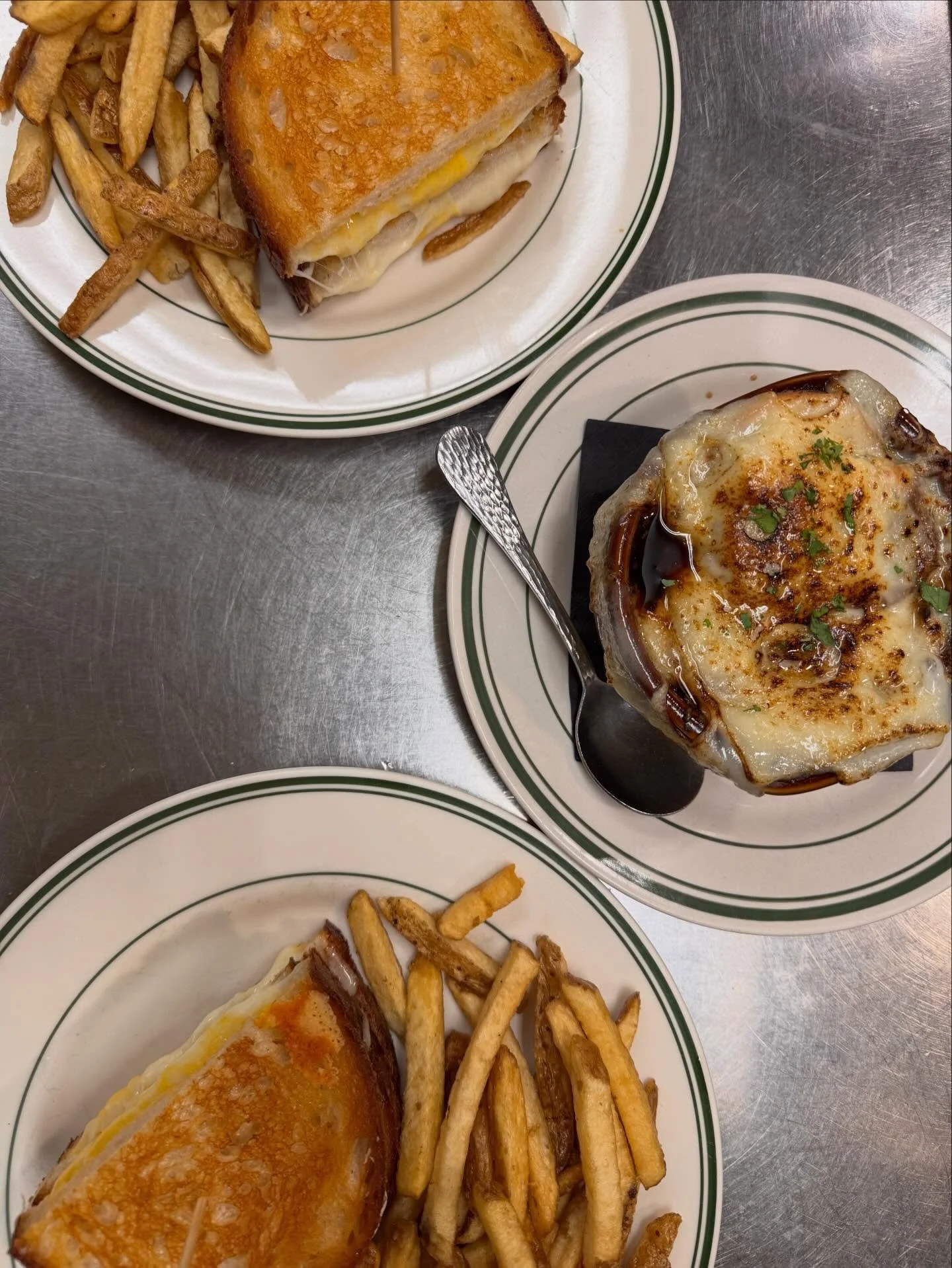 Lunch thoughts? Grilled cheese and soup 🧀