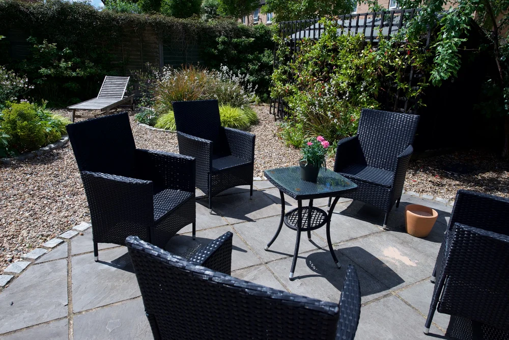 al fresco eating .jpg