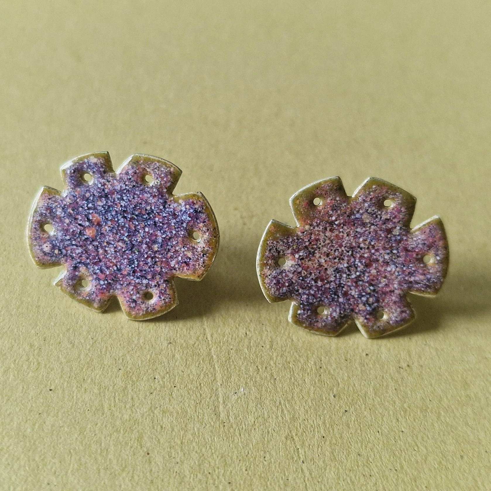 Abstract Petal stud earrings