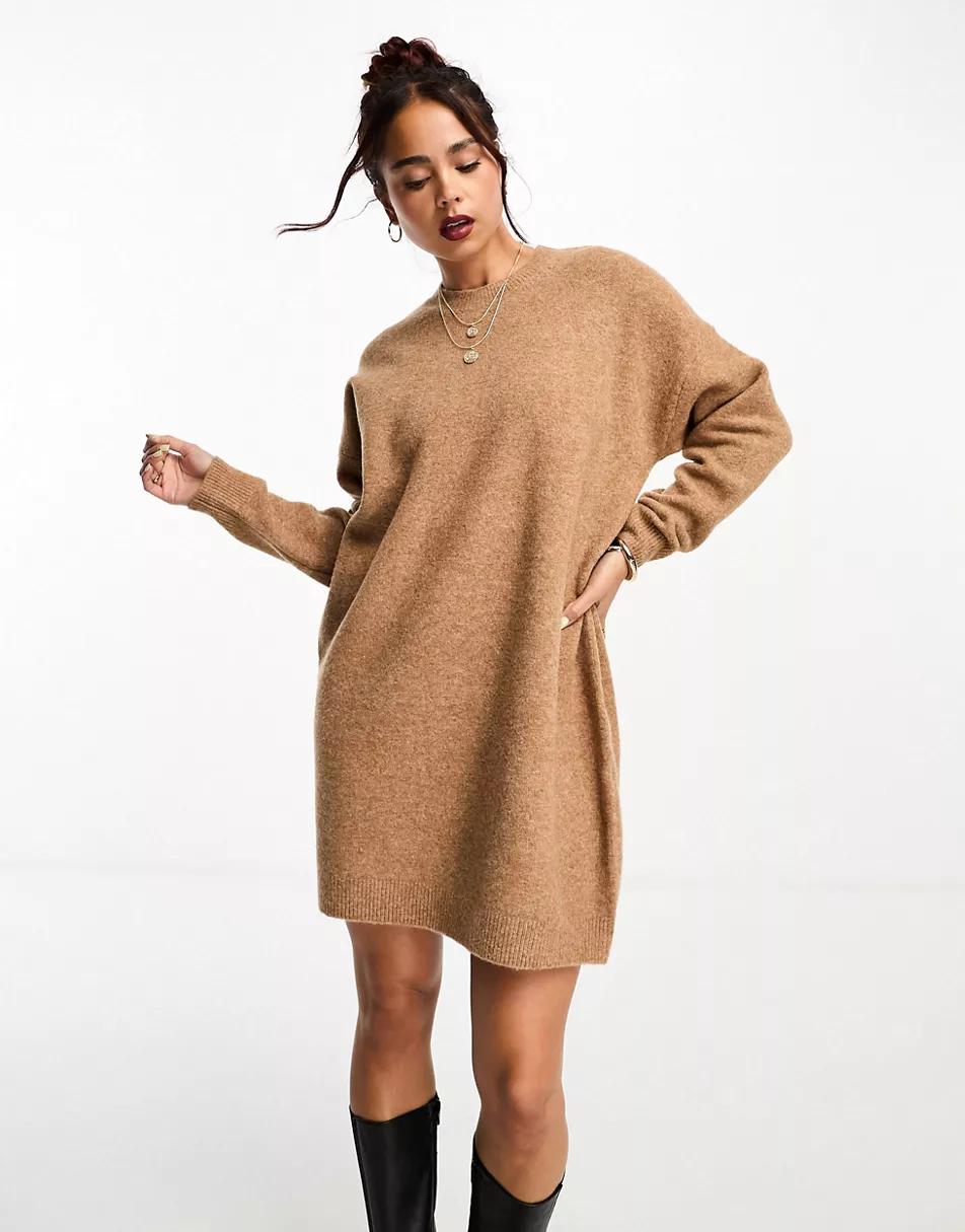ASOS DESIGN knit mini sweater dress with crew neck in camel  _ para comorar online.png