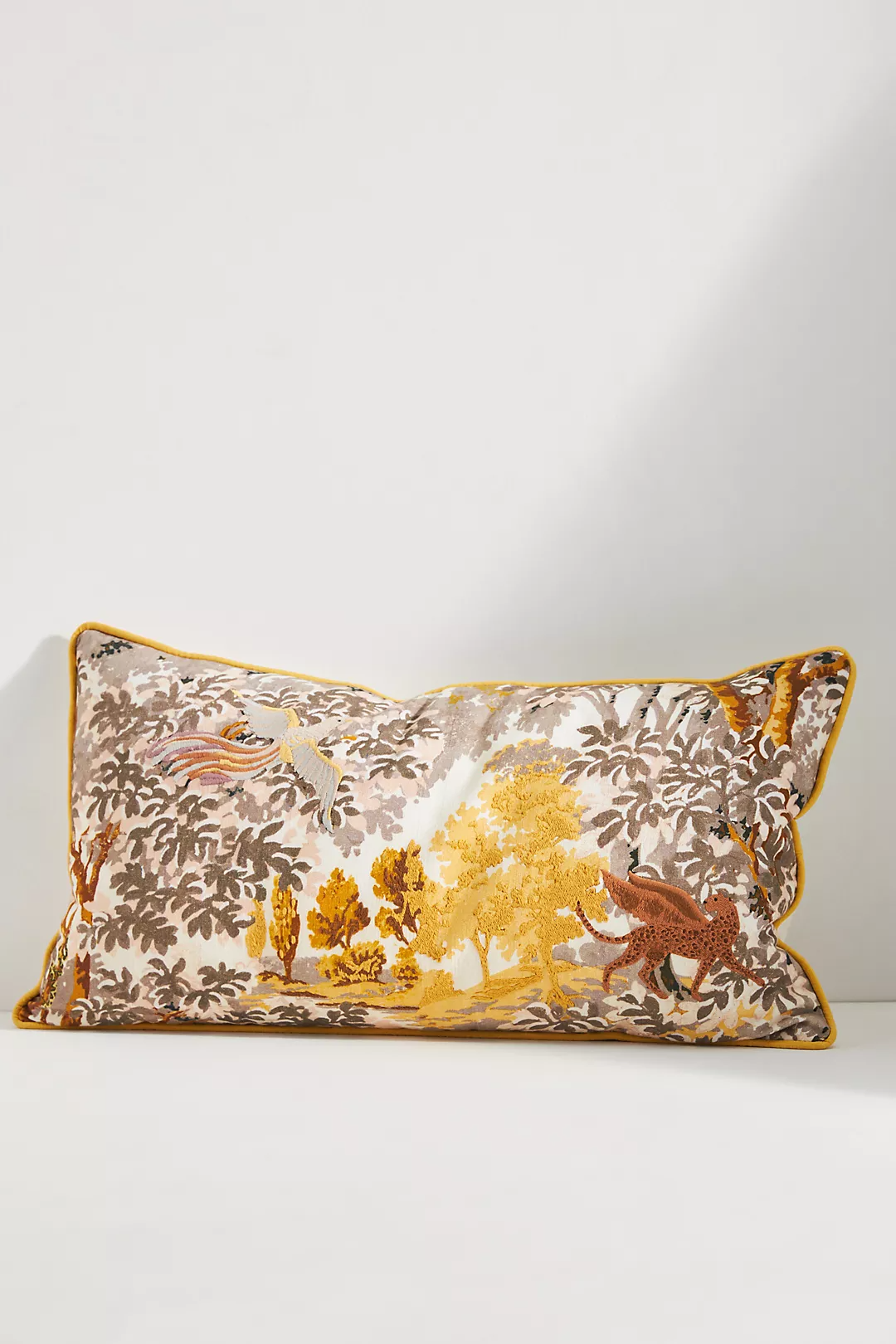 Vienne Embroidered Cotton Cushion-para compr online.png