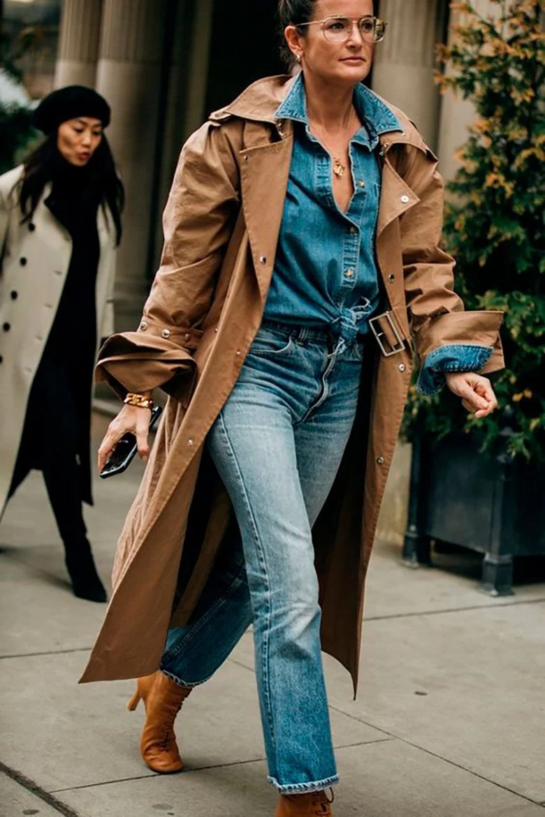 gabardine-castanha-com-jeans-largos-e-camisa de ganga.jpg.jpeg