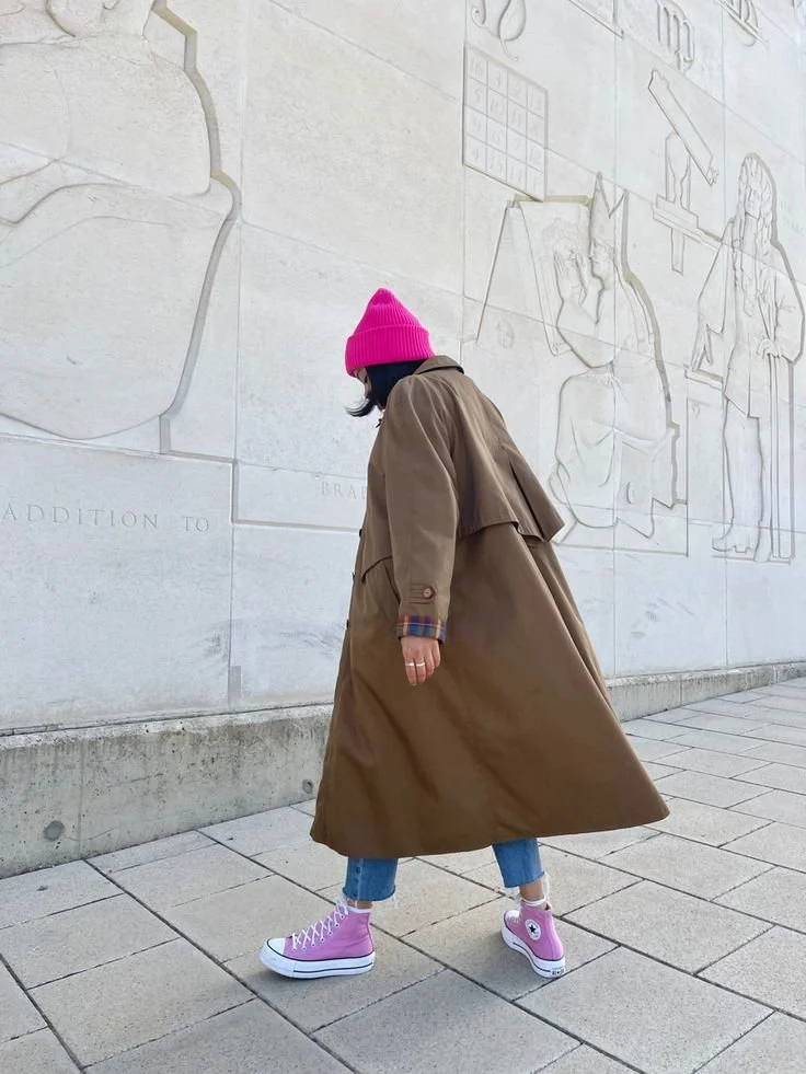 look-outono-tenis-converse-all-star-rosa-trench-coat-castanho.jpeg