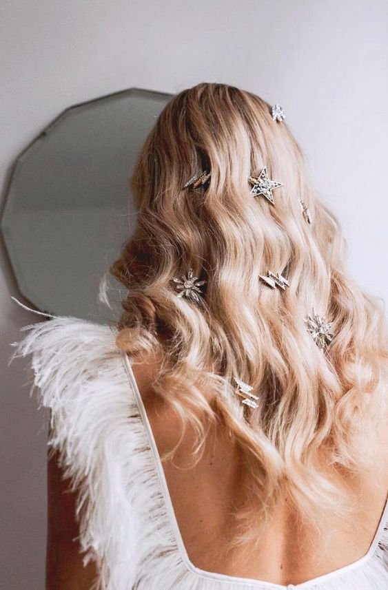 30 Dazzling Holiday Hairstyles to Inspire You This Season.jpeg