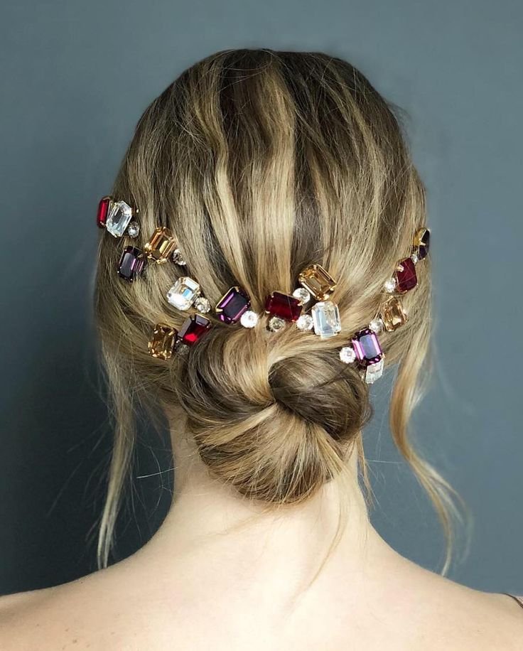 17 Stunning (& Simple) Party Hair Looks Our Editors Are Wearing This Holiday Season.jpeg