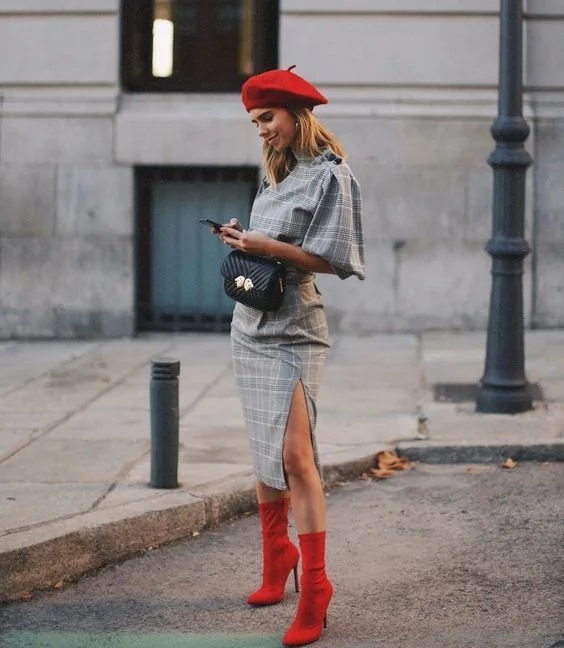 look-outono-vestido-e-botas-vermelhas.jpeg