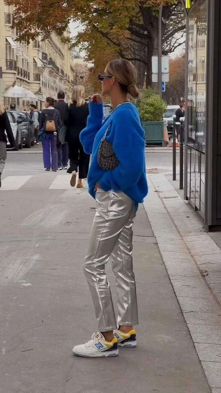 guarda-roupa-outono-calcas-prateadas-camisola-malha-grossa..jpeg