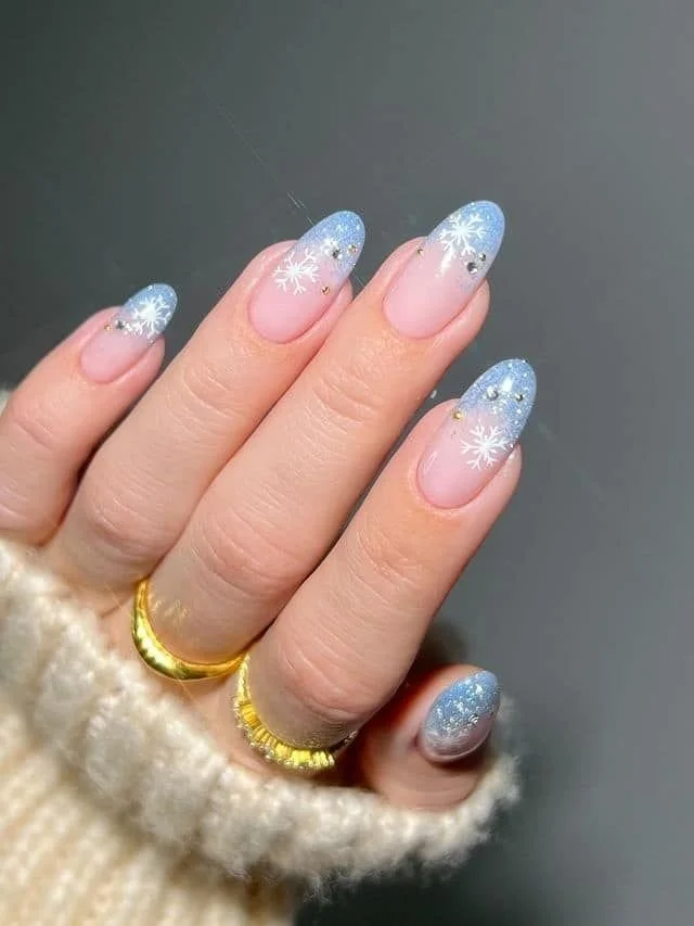 60 Insanely Cute Christmas Nails to Copy.jpeg