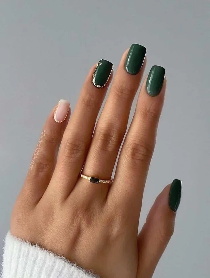27+ Stunning Forest Green Nails To Obsess Over in 2023.jpeg
