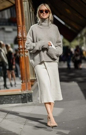 camisola-malha-cinza-look-minimalista.jpeg