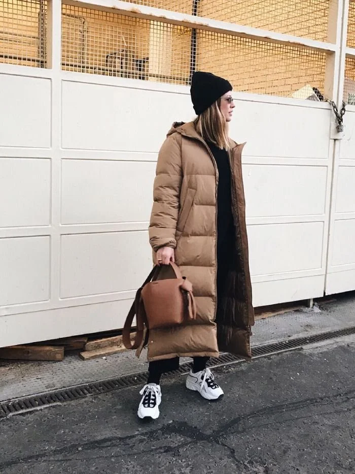 puffer-jacket-castanho-estilo-desportivo.jpeg