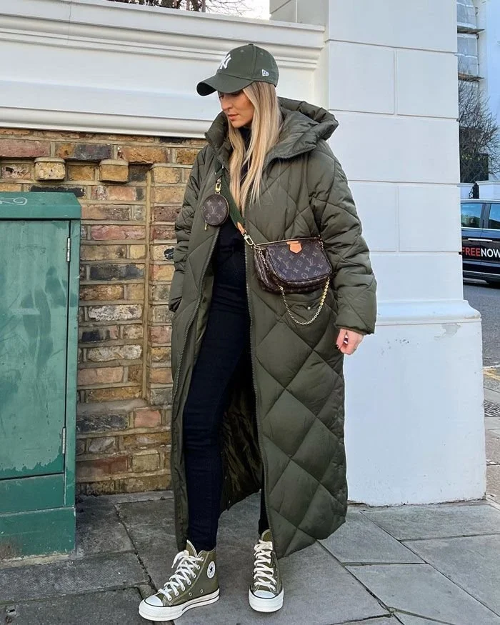 puffer-jacket-verde-com-legging-e-tenis..jpeg