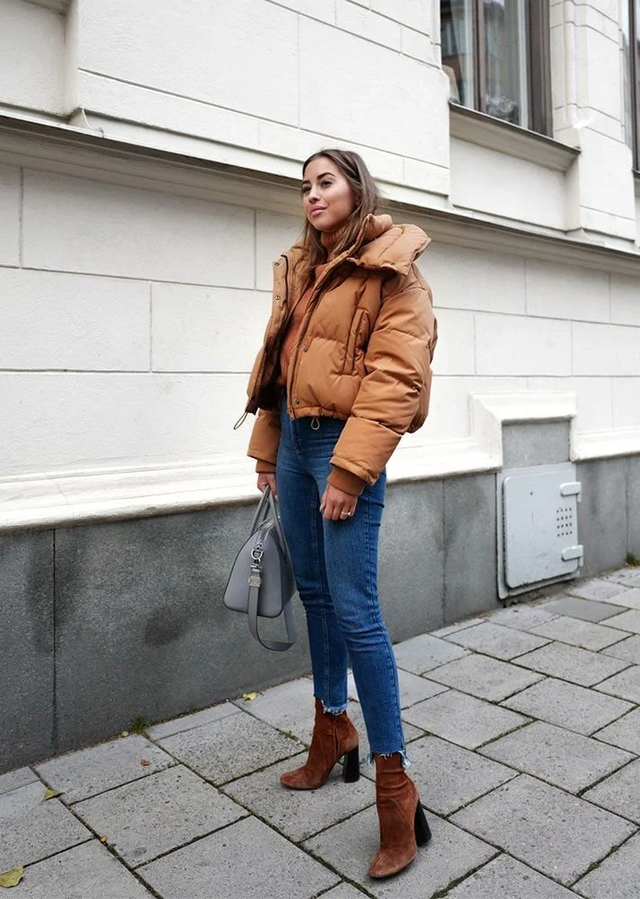 puffer-jacket-castanho-claro-com-jeans.jpeg