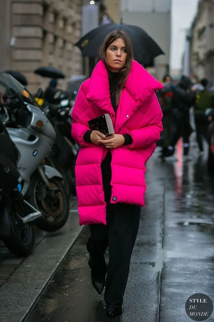 puffer-jacket-rosa-com-sobretudo-camadas.jpeg