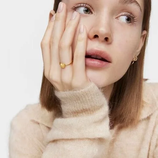 ACESSÓRIOS DOURADOS PARA ADICIONAR GLAMOUR AO TEU LOOK.jpeg
