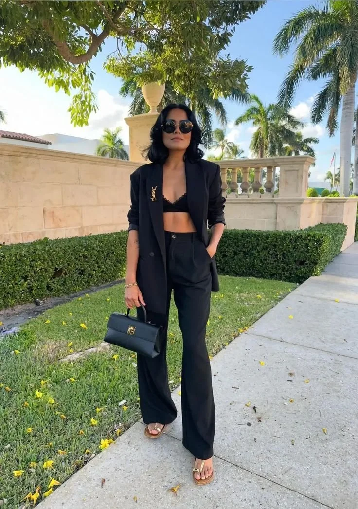 blazer-preto-feminino-para-uma-saida-noite-1.jpeg