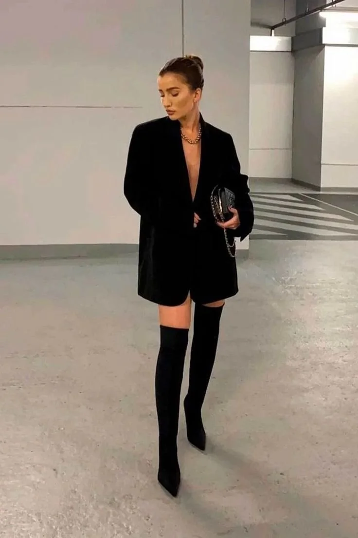 blazer-preto-feminino-para-uma-saida-noite-6.jpeg