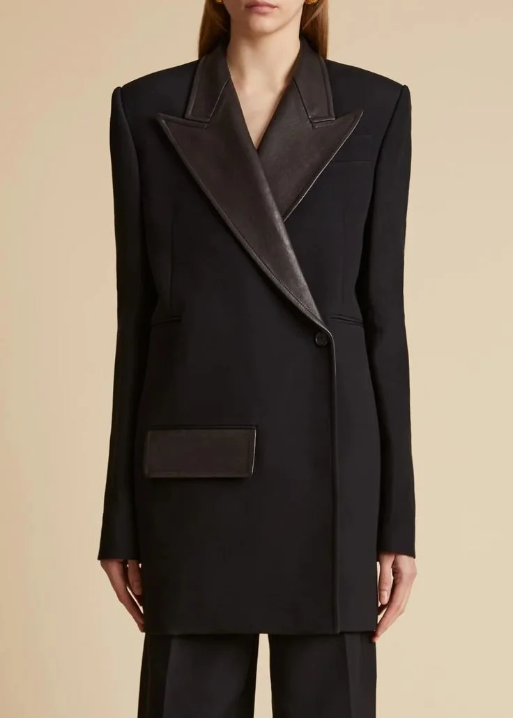 O Blazer Preto: Um Essencial no Guarda-Roupa.jpeg