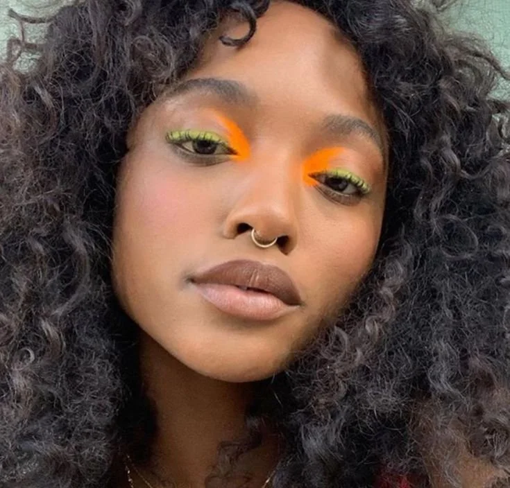 Como usar a combinação verde e laranja na primavera.jpeg