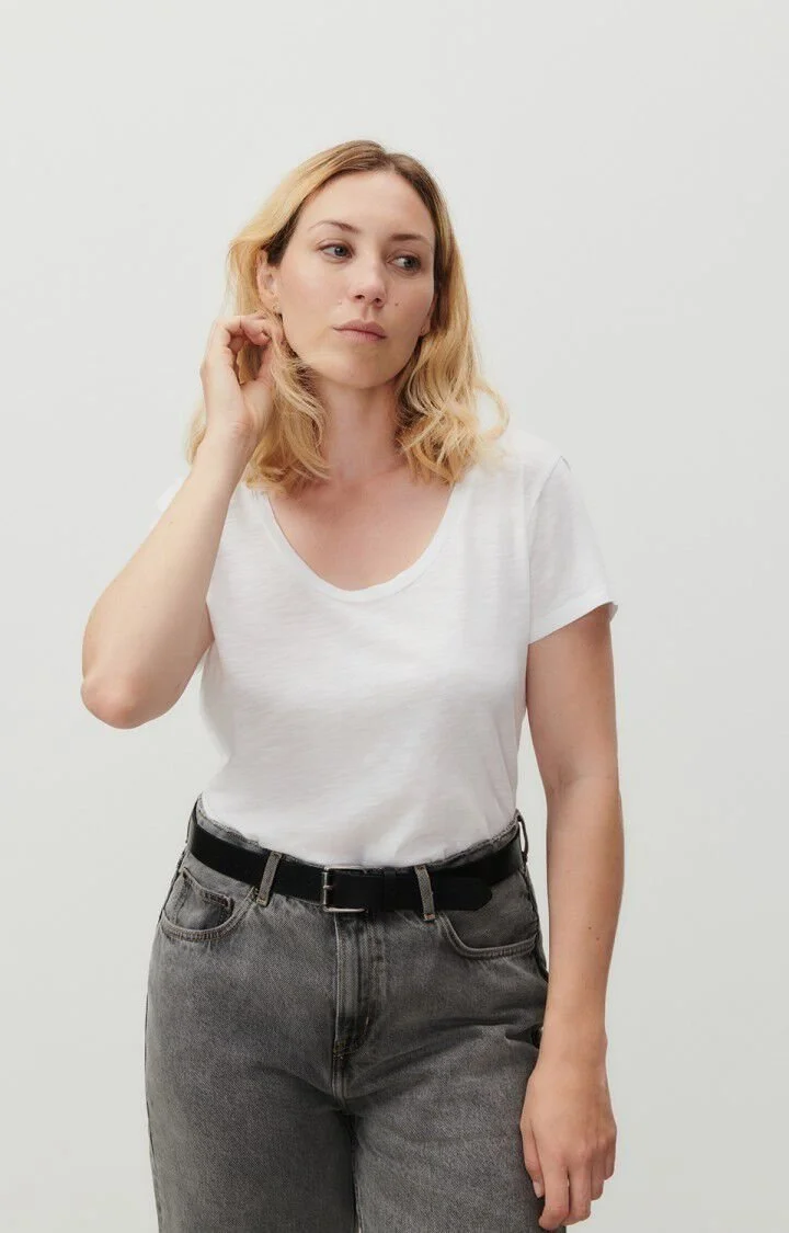 essenciais-de-guarda-roupa-t-shirt-basica-04.jpeg
