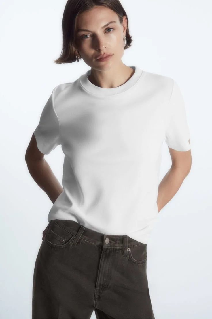essenciais-de-guarda-roupa-t-shirt-basica-05.jpeg