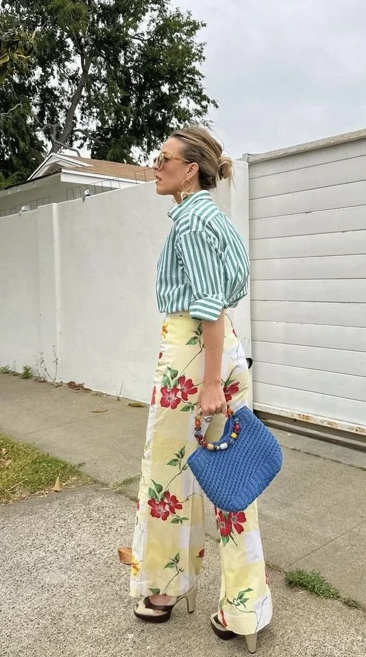 mistura-padroes-looks-florais-e-riscas-estrutura-delicadeza-02.jpeg