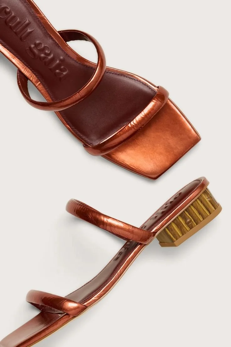 pecas-chave-verao-sandalias-minimalistas-confortaveis-02.jpeg